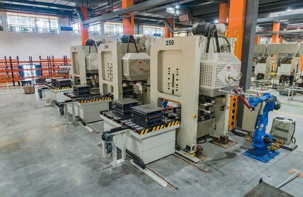 Troqueladora de Cigüeñal Único de Lado Recto Serie YS1