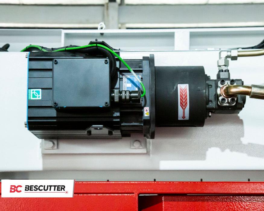 Prensa Plegadora CNC BesCutter Serie K 70/100 Ton 5.25 FT CT8