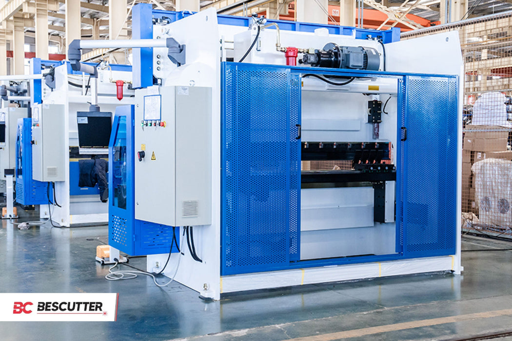 Prensa Plegadora CNC BesCutter de un Solo Servomotor 110, 170, 220 Toneladas 10/13 Pies Delem DA 53T