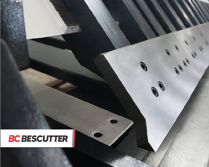 Máquina CNC Hidráulica de Doblado y Plegado BesBender con Tope Trasero Automático